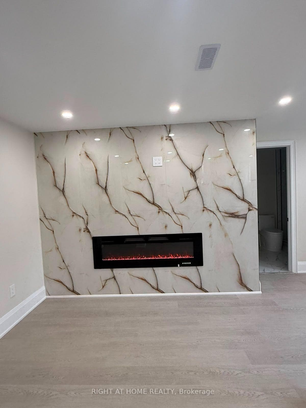 2 Chesney Crescent Unit B photo 6