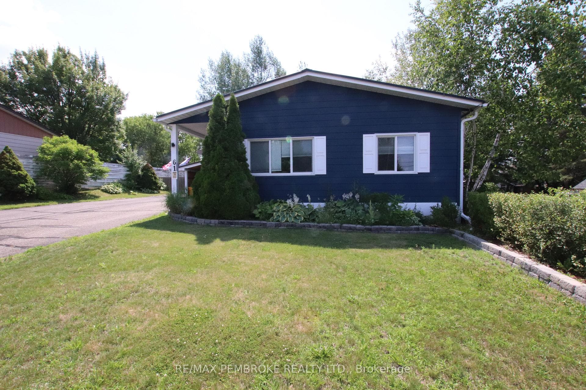 61 DORAN Road photo 1