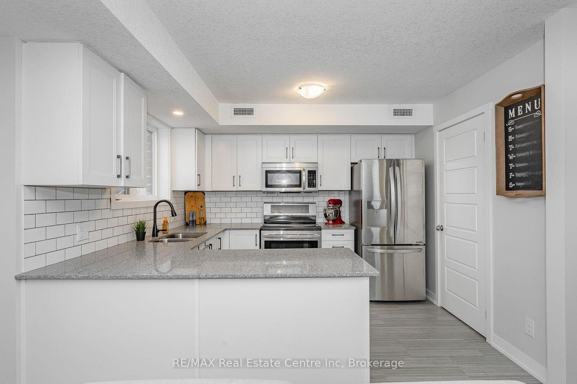 190 Century Hill Drive Unit B4 photo 4