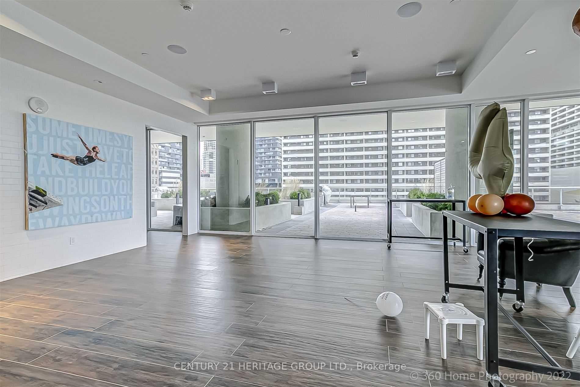 33 Helendale Avenue Unit 1011 photo 16