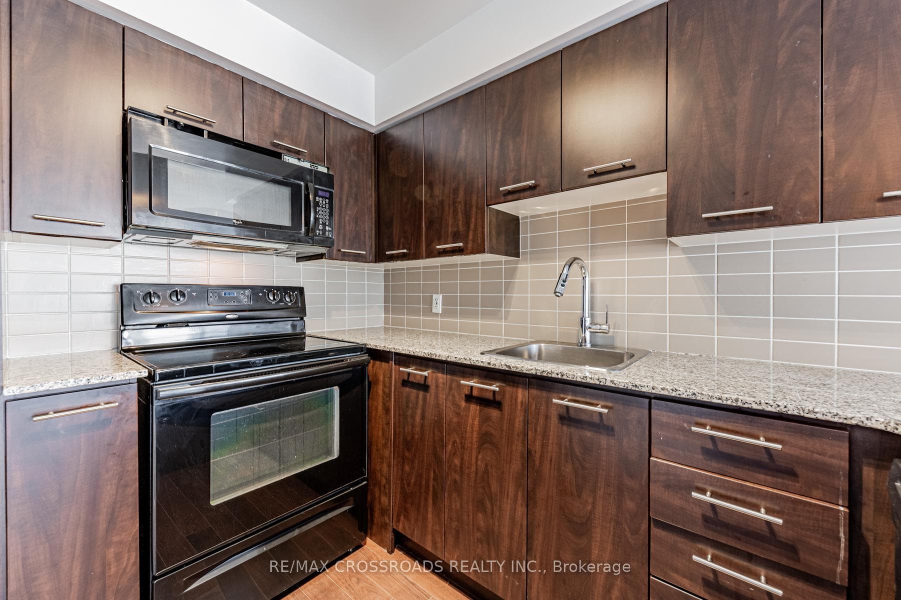 135 Village Green Square Unit 1023 photo 5