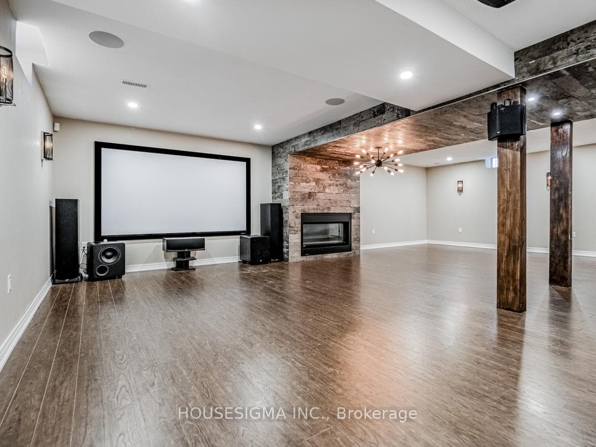 728 Robert Ferrie Drive photo 34