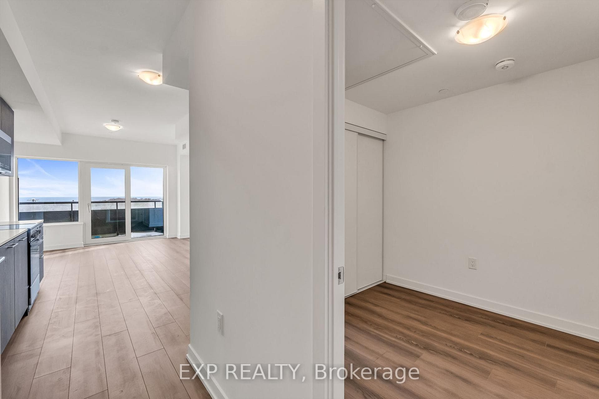 7437 Kingston Road Unit 908B photo 2