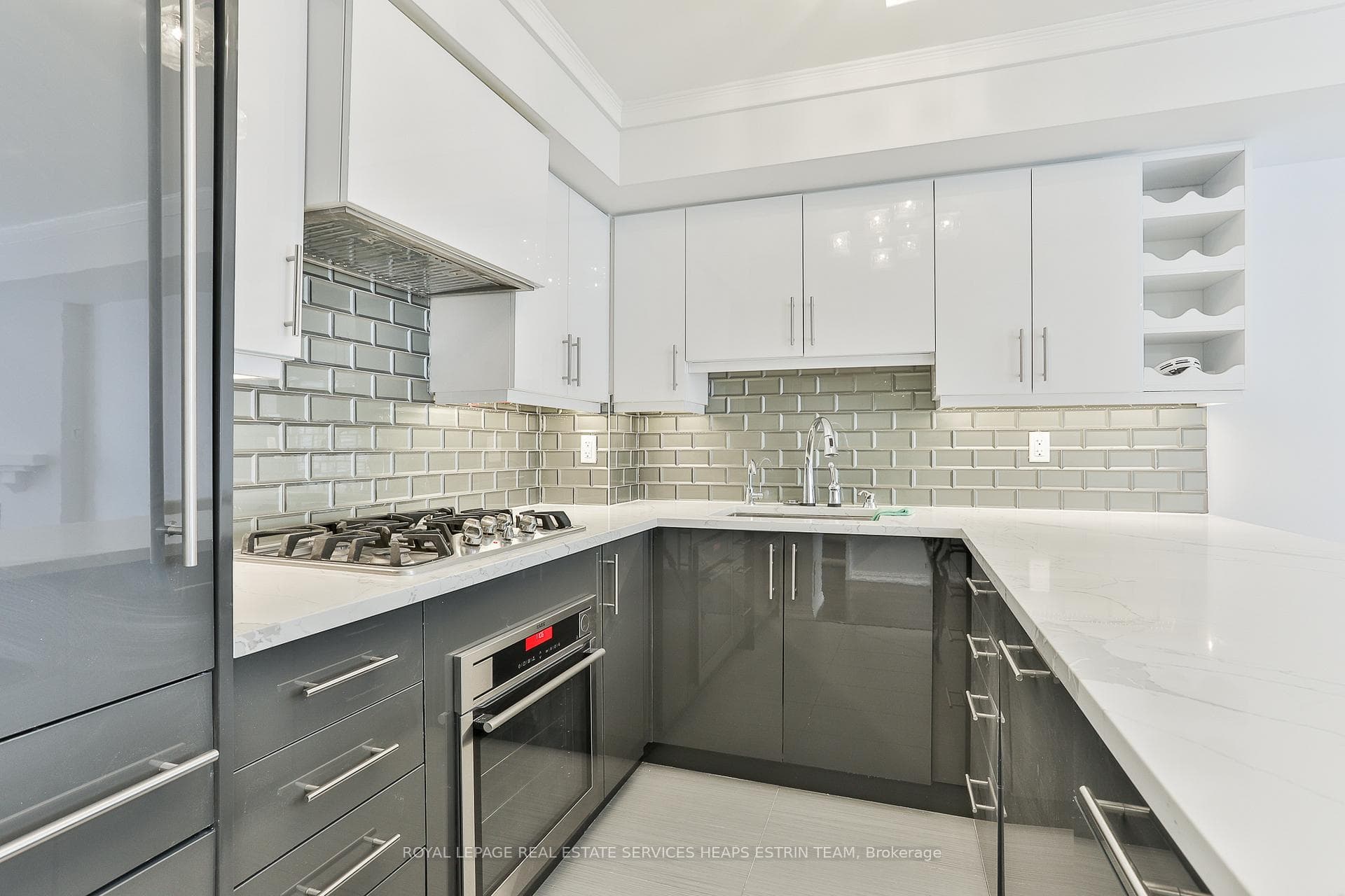 50 Joe Shuster Way Unit 215 photo 4