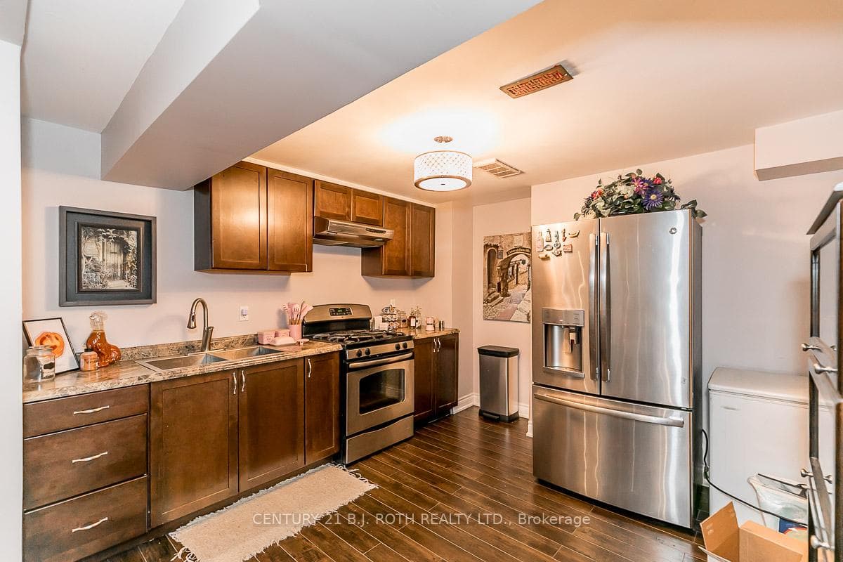 112 Bourbon Circle photo 32