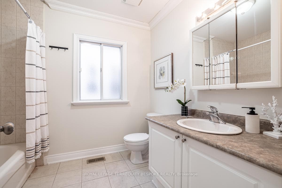 241 Mcroberts Avenue photo 23