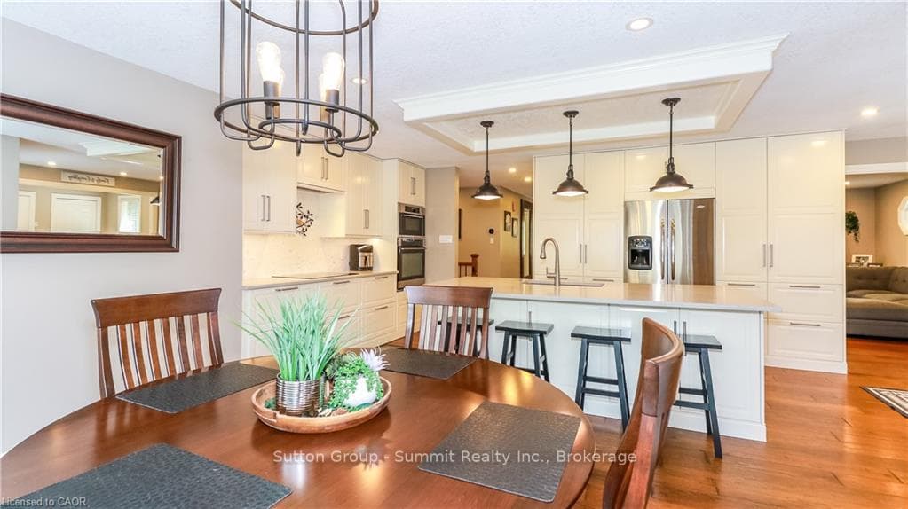 79 KINGFISHER Crescent photo 13