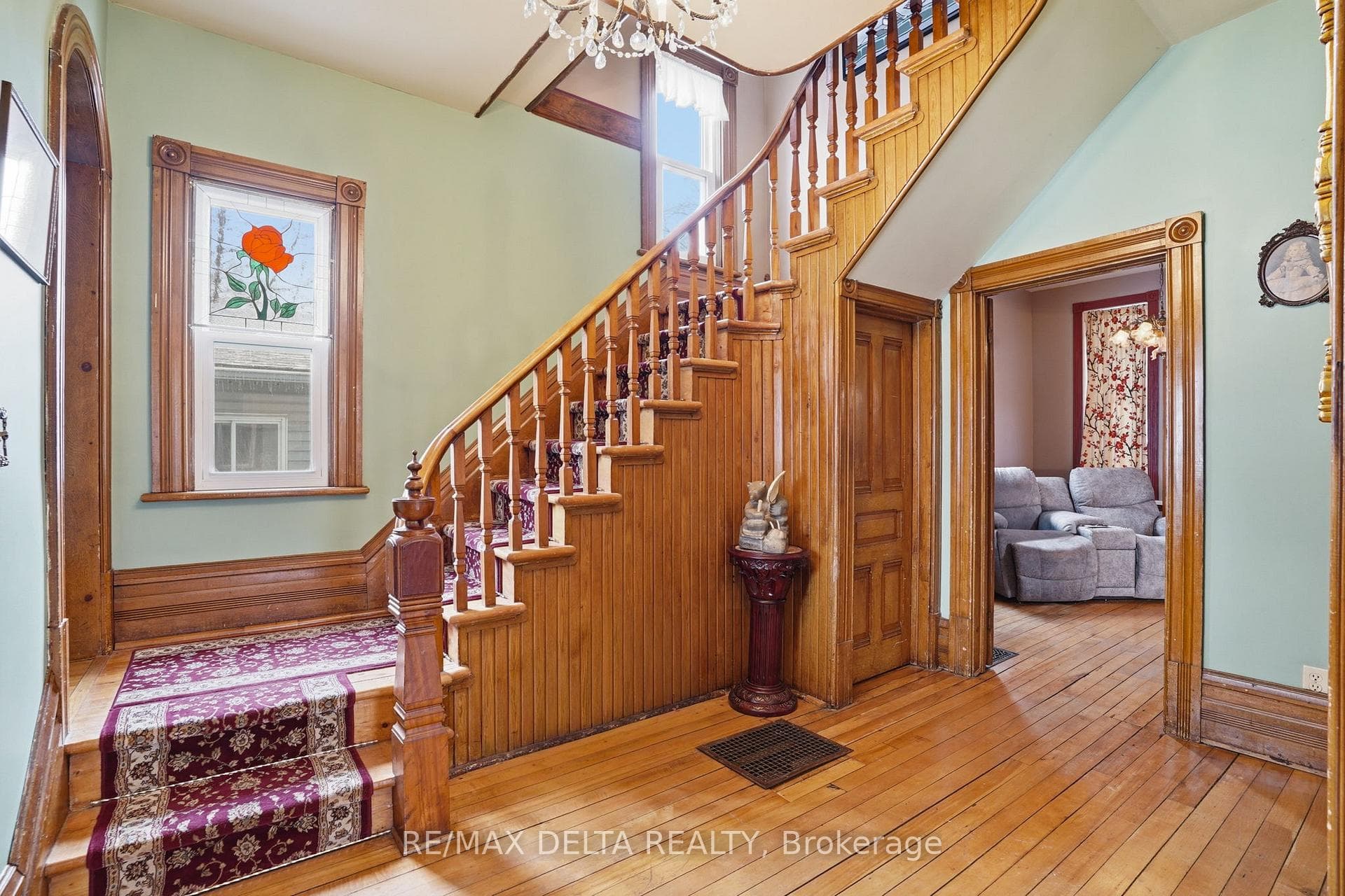 A beautiful staircase with a landing.