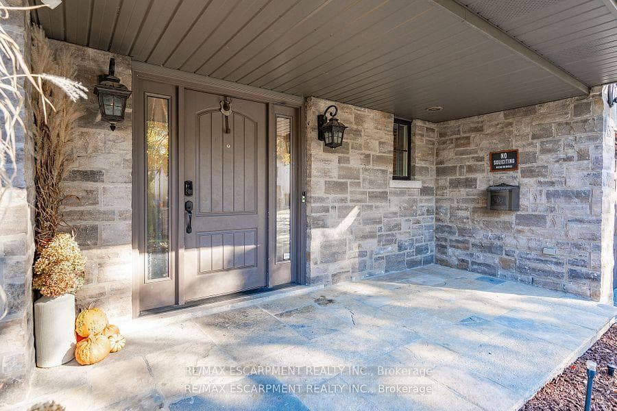 185 Central Drive photo 3