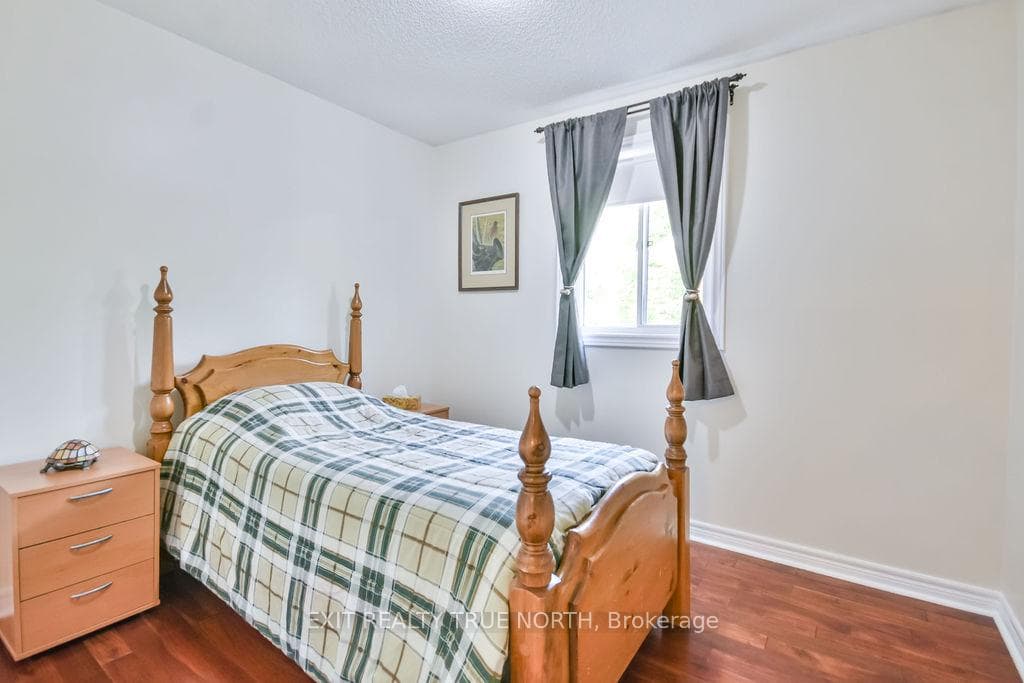 28 Nicholson Crescent photo 23