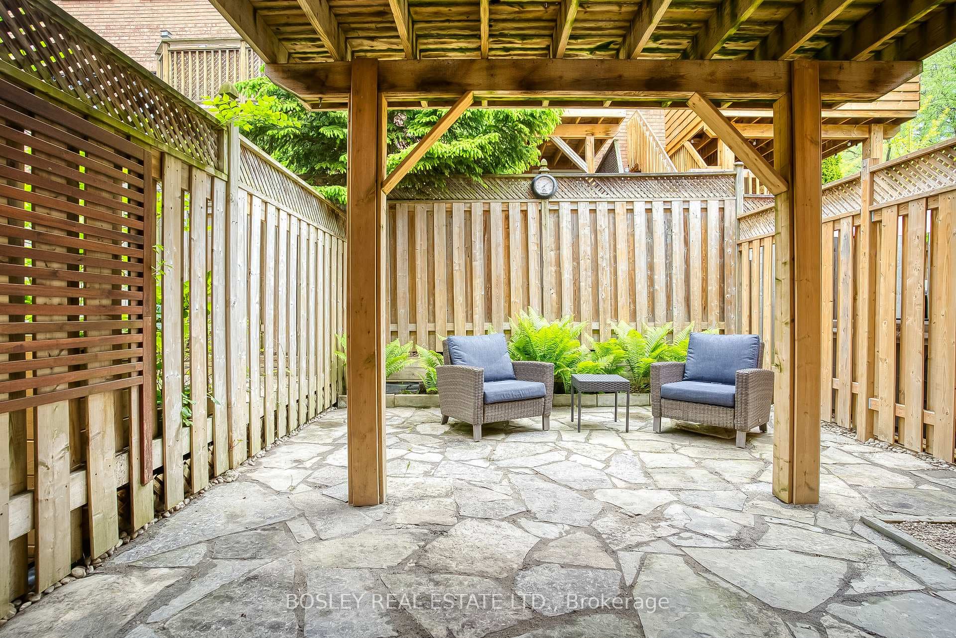 4 Bluewater Court photo 37
