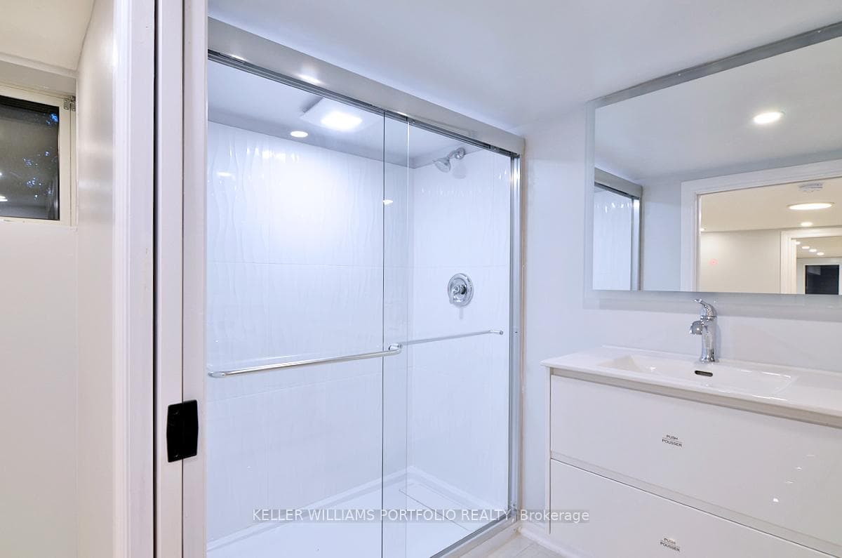 431 Kingston Road Unit Lower photo 19