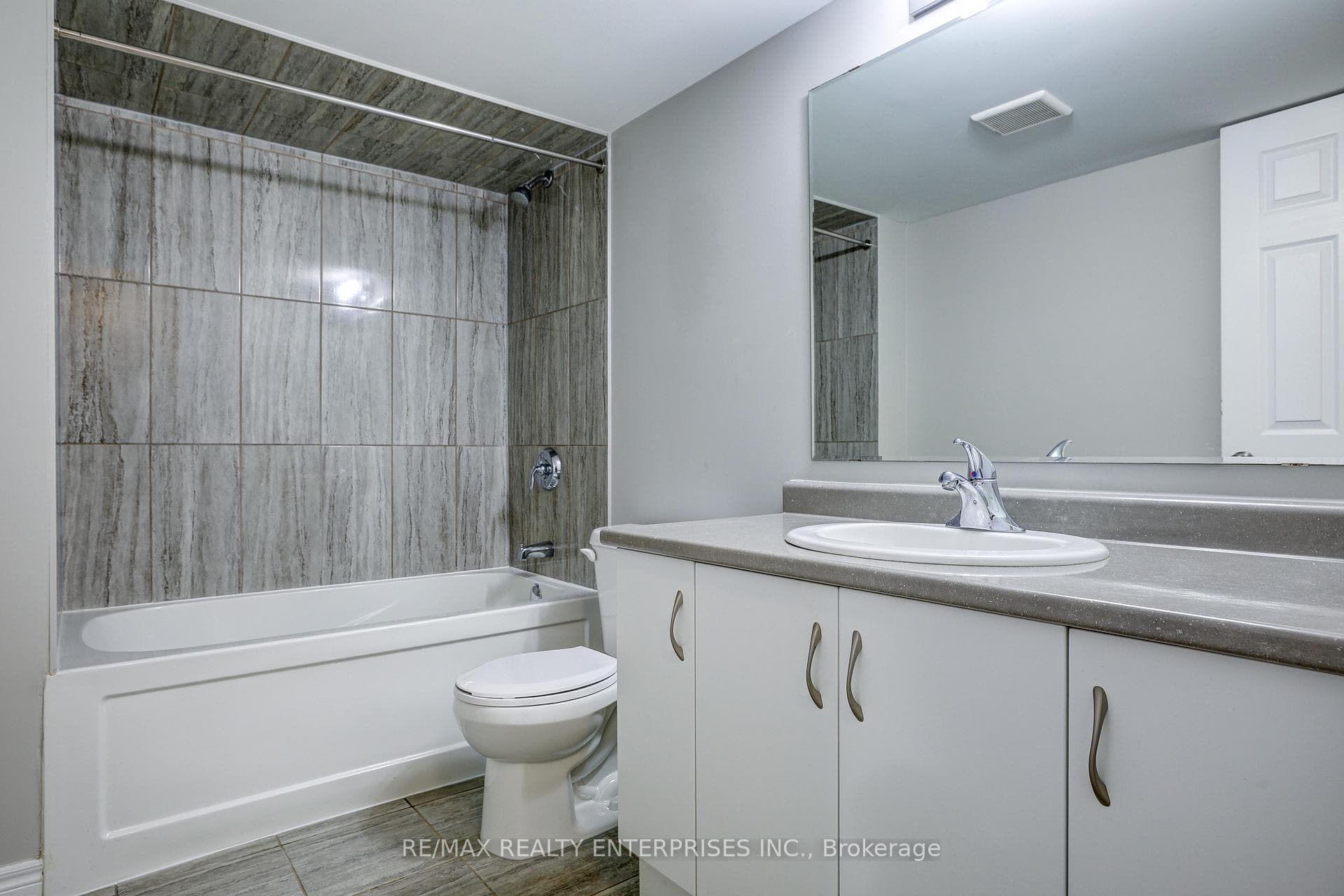 85 Mullin Drive Unit 2B photo 23