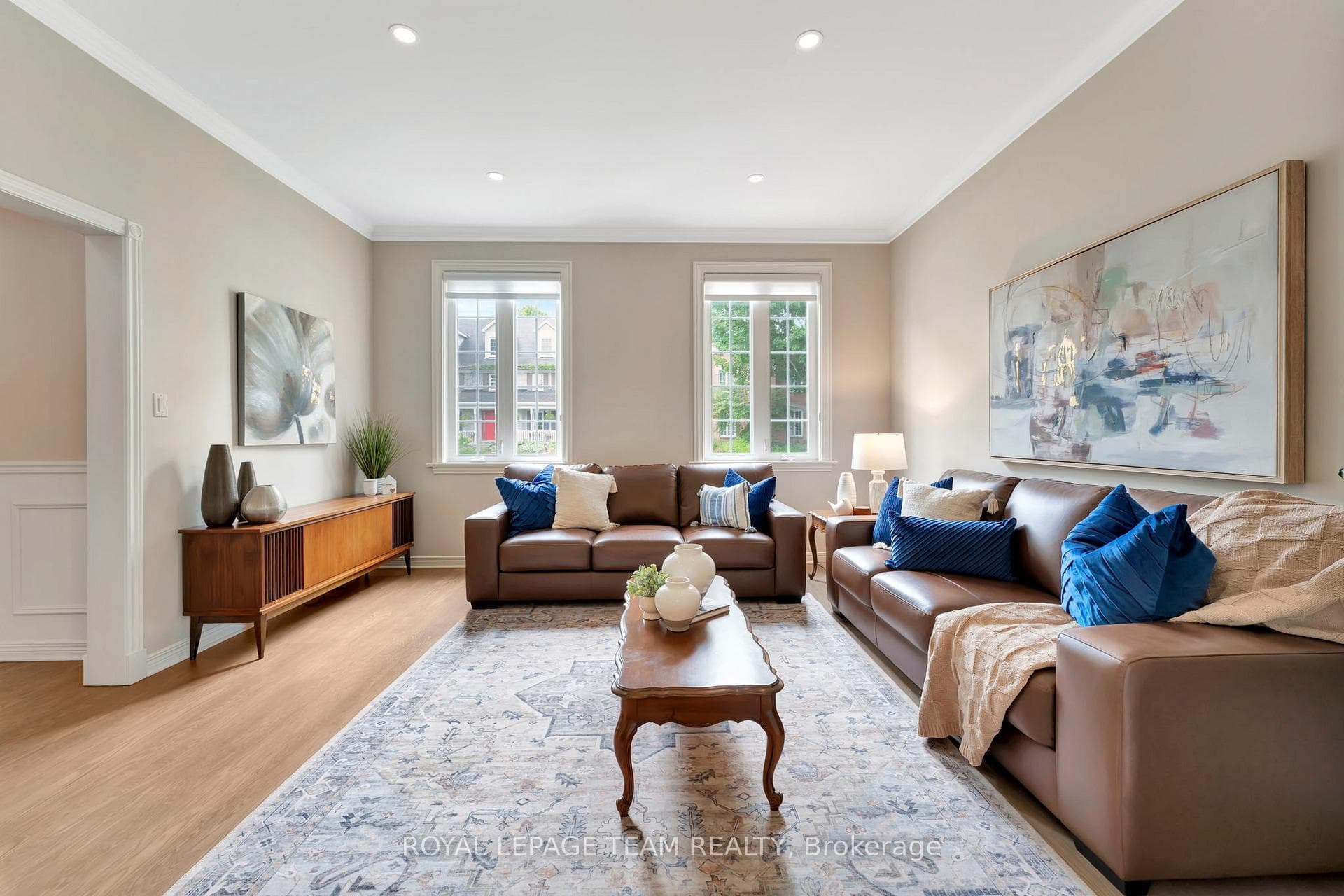 Natural light in family room, hardwood floors