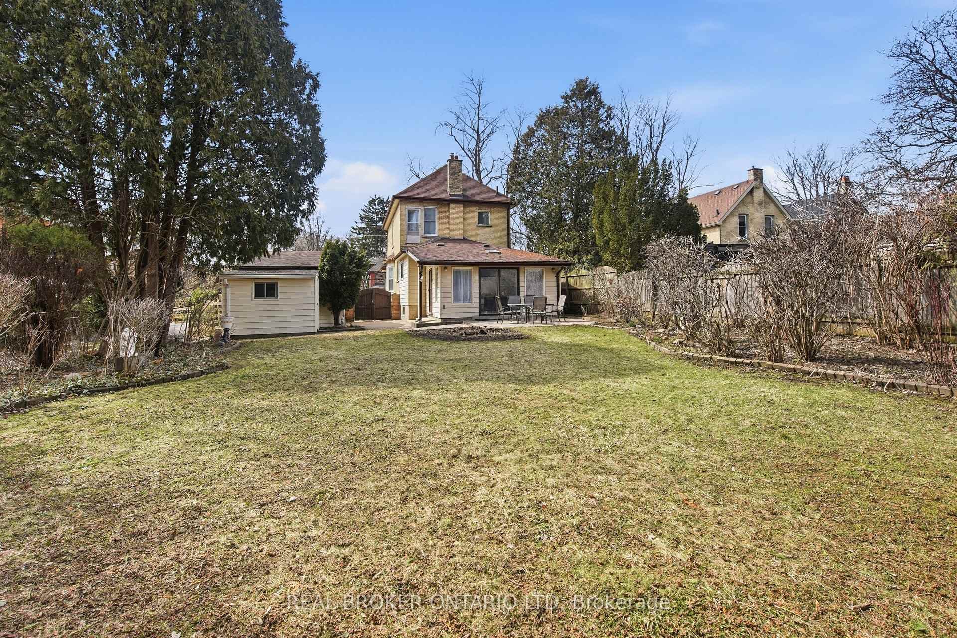 908 William Street photo 38