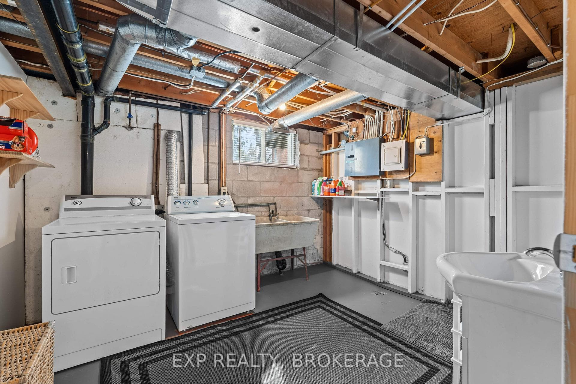 691 HIGH GATE PARK Drive photo 24