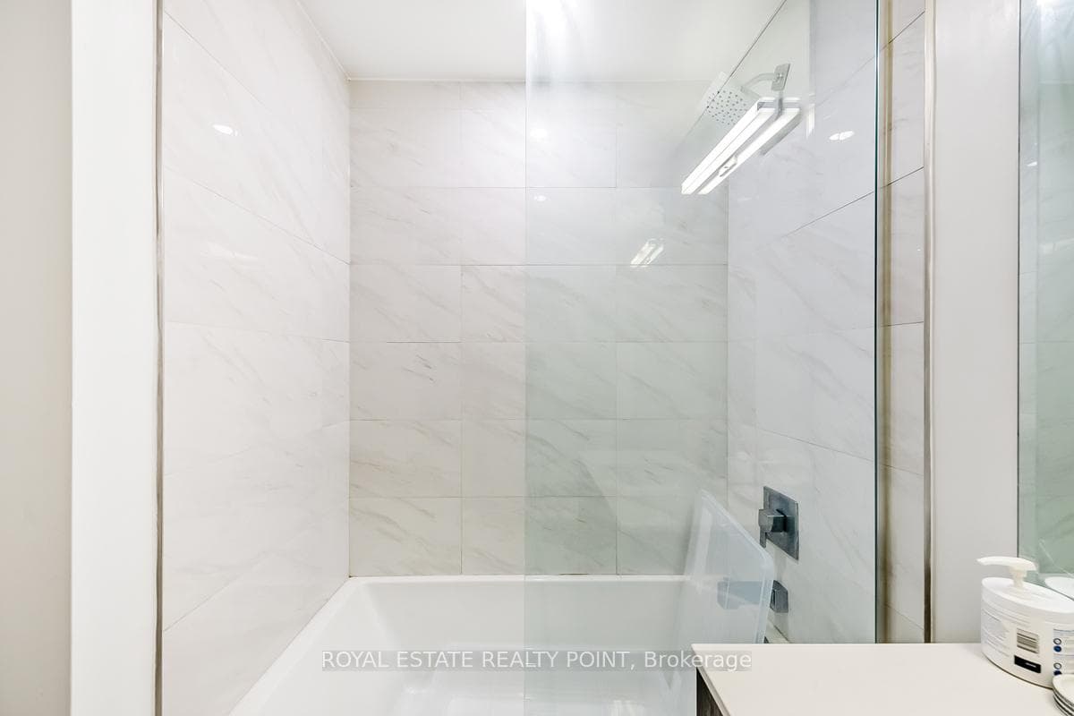 15 Queens Quay Unit 2008 photo 17