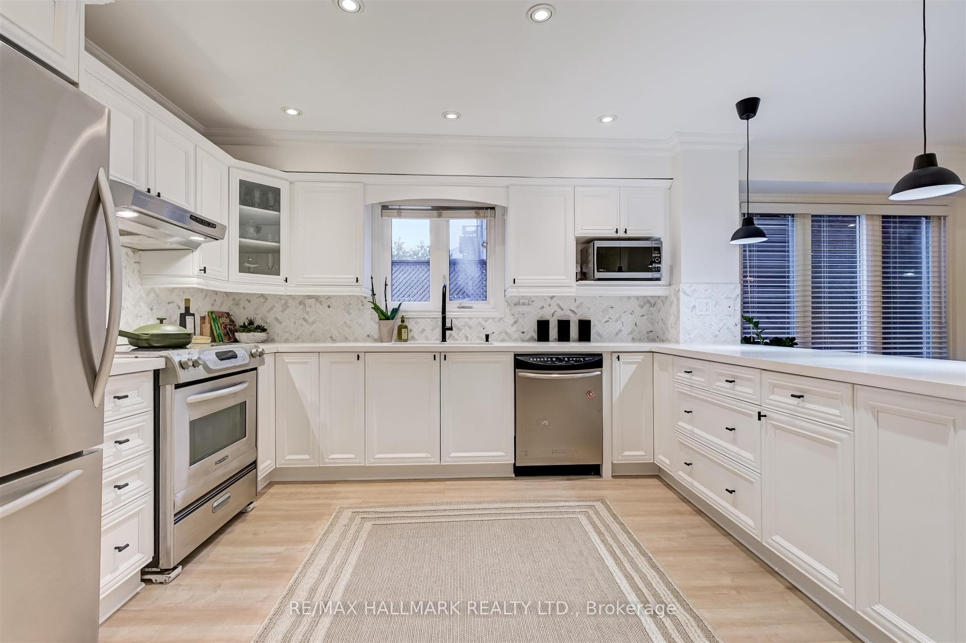 189 Gowan Avenue photo 13