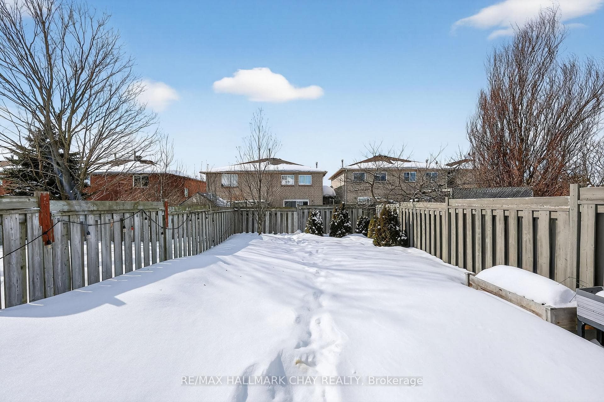 8 Lee Crescent photo 19