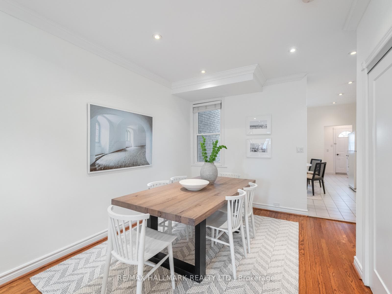 797 Carlaw Avenue photo 5
