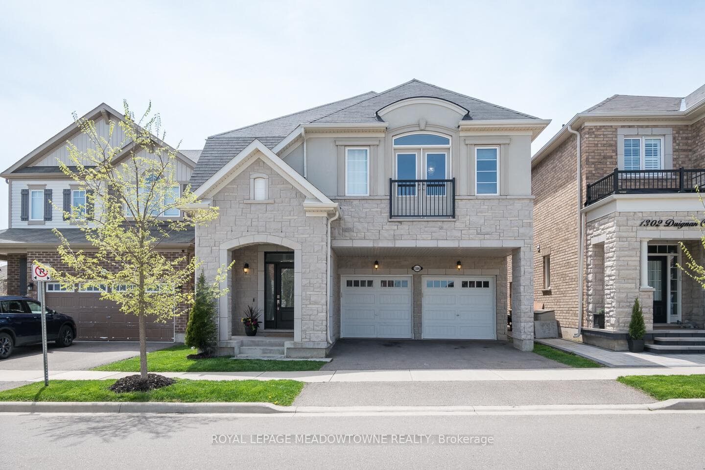 1306 Duignan Crescent photo 1