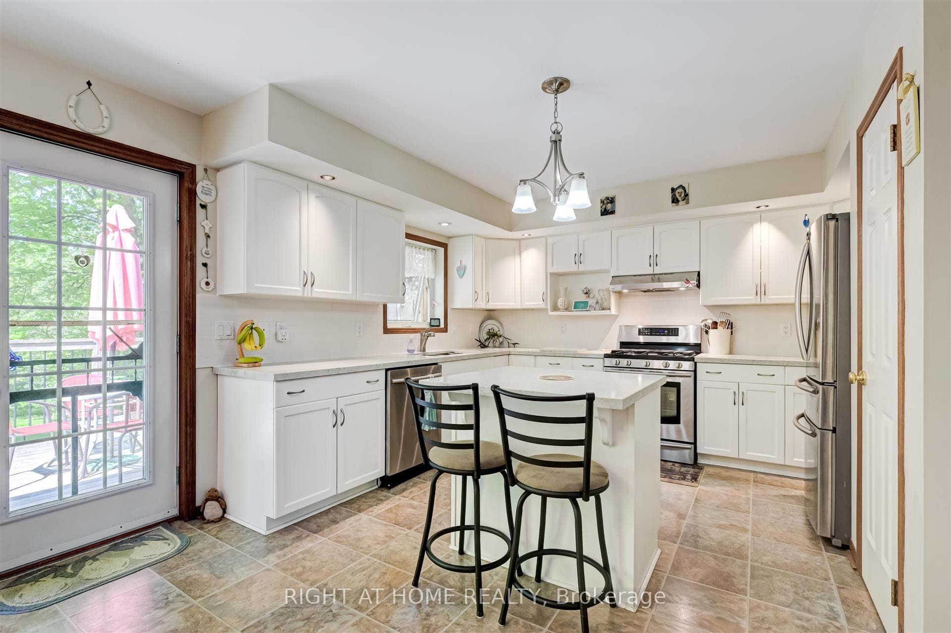 146 Carlson Drive photo 6