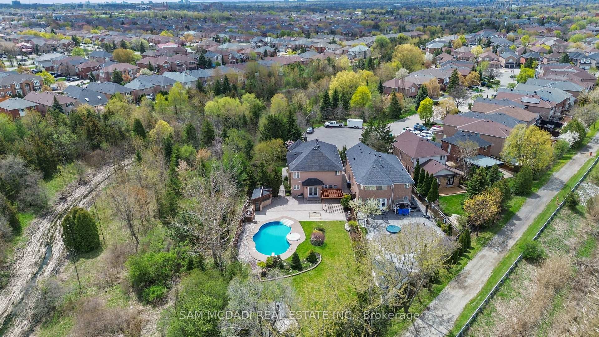 1159 Barnswallow Court photo 4