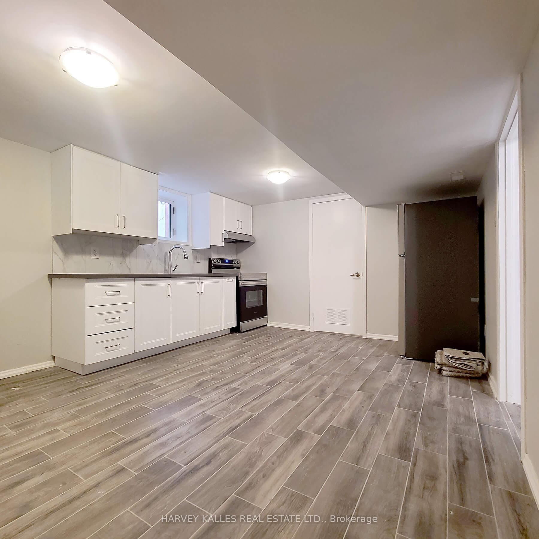 114 Empress Avenue Unit Lower photo 2