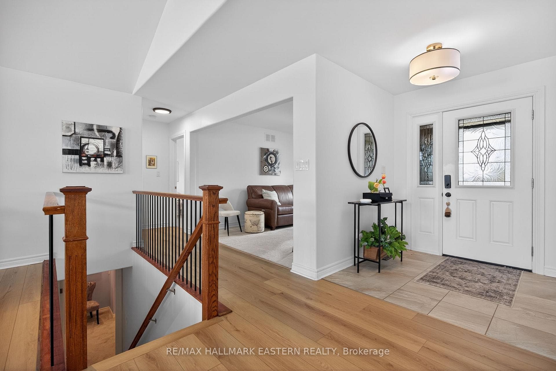 120 Victoria Drive photo 3