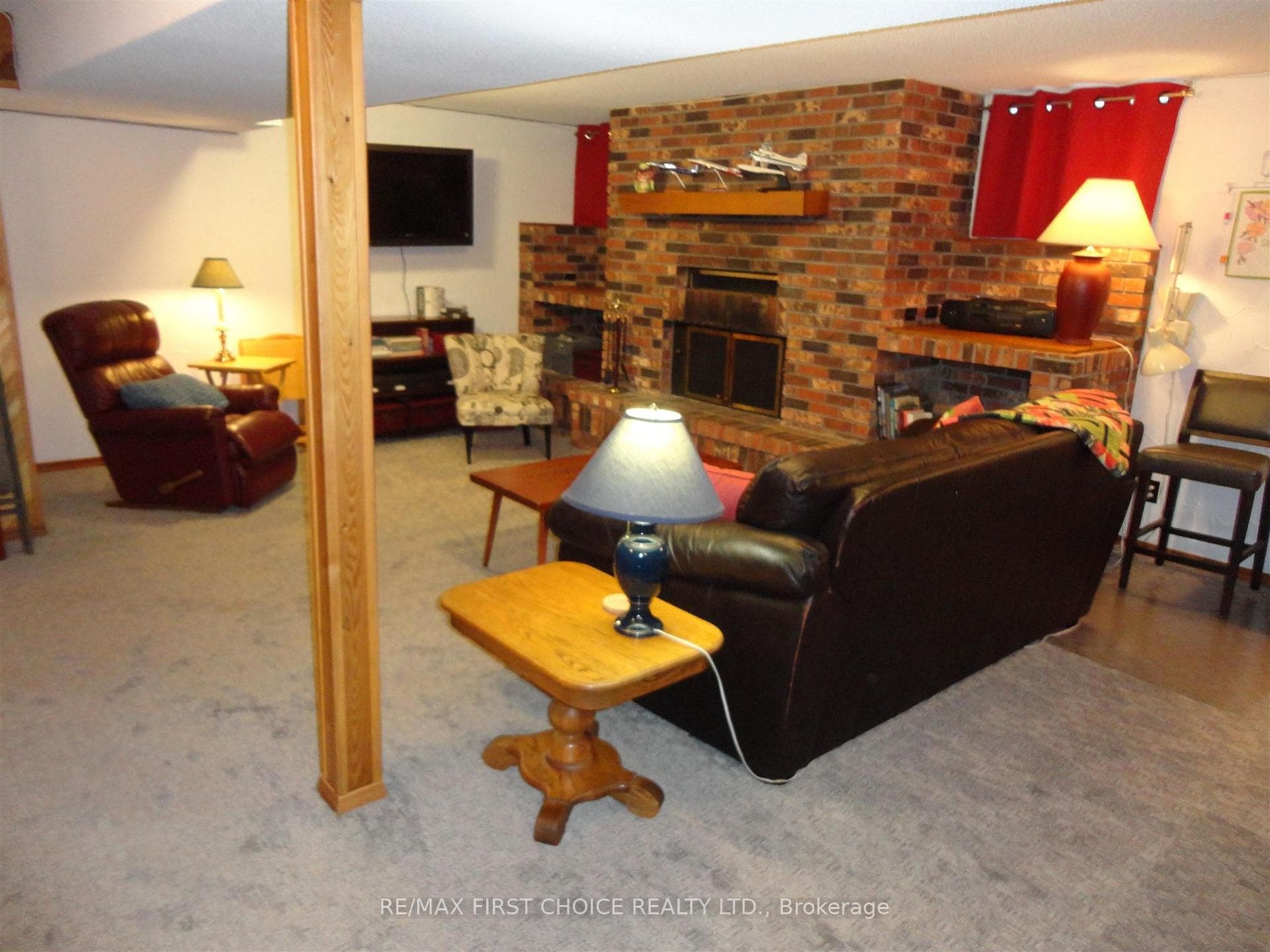 288 Fairbank Place photo 24