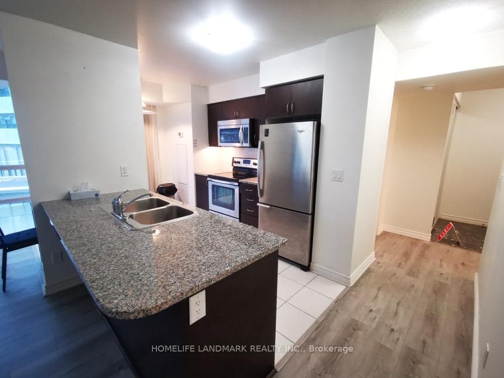 19 Grand Trunk Crescent Unit 606 photo 4