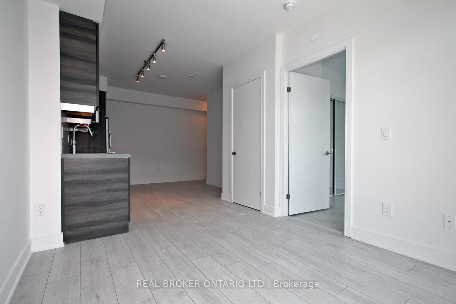 525 Adelaide Street Unit PH31 photo 6