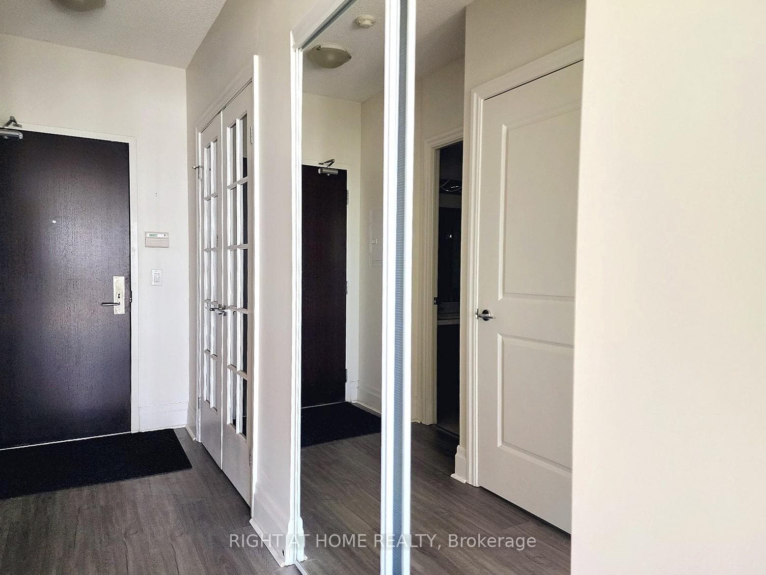 39 Upper Duke Crescent Unit 310 photo 13