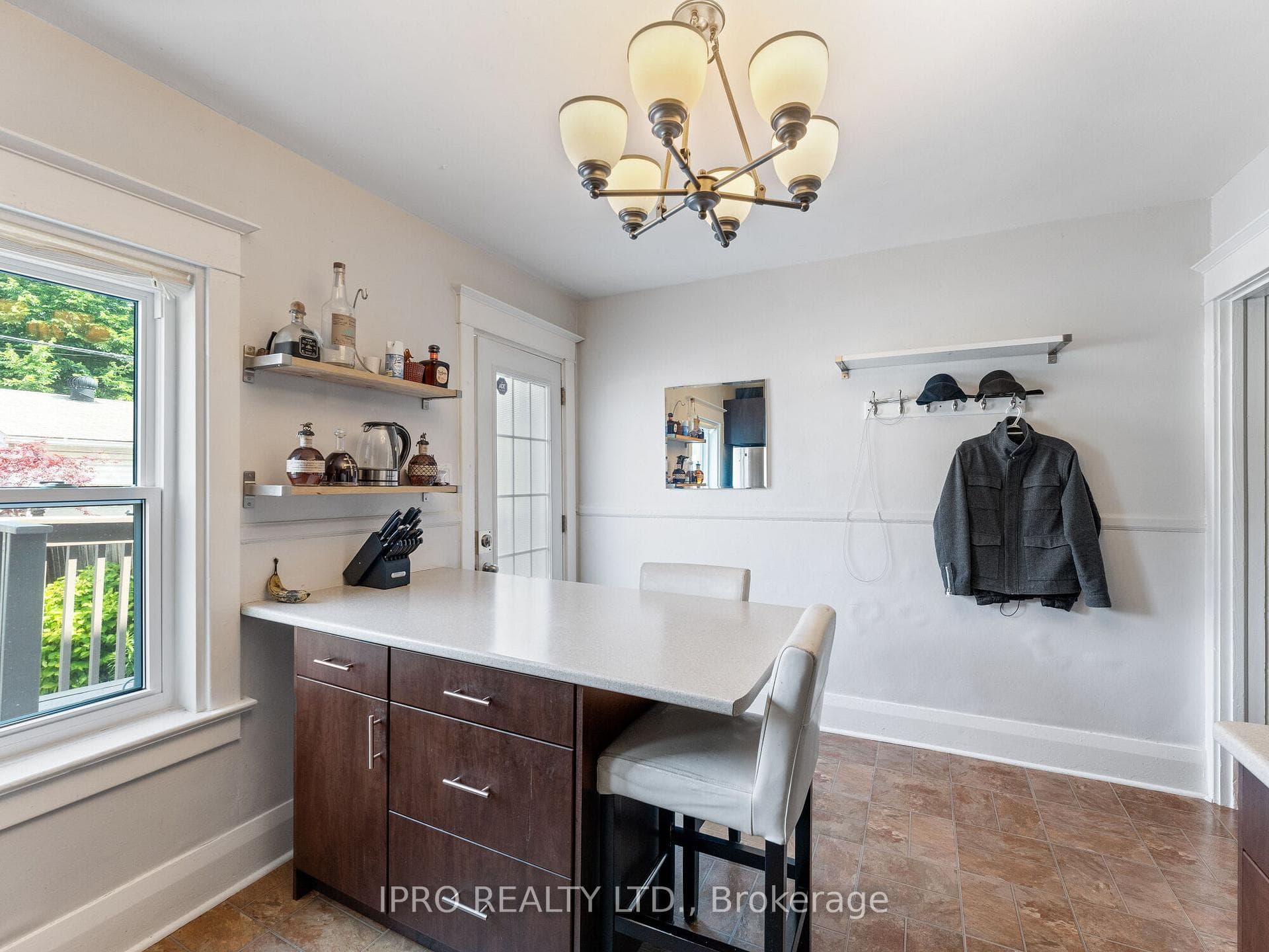 1178 Gerrard Street photo 4