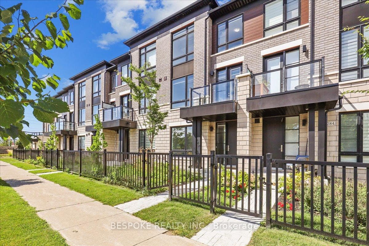 282 Carnwith Drive photo 3
