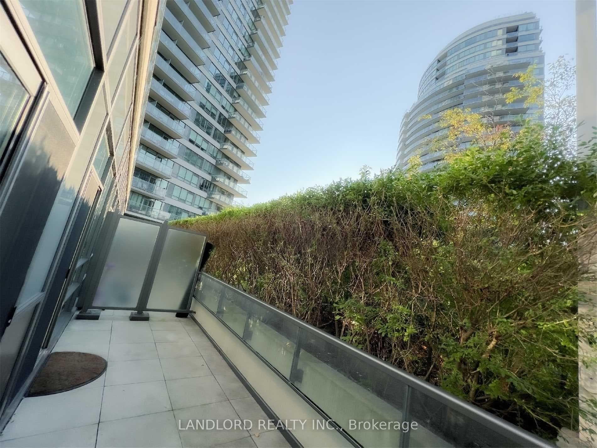 2240 Lakeshore Boulevard Unit 309 photo 11