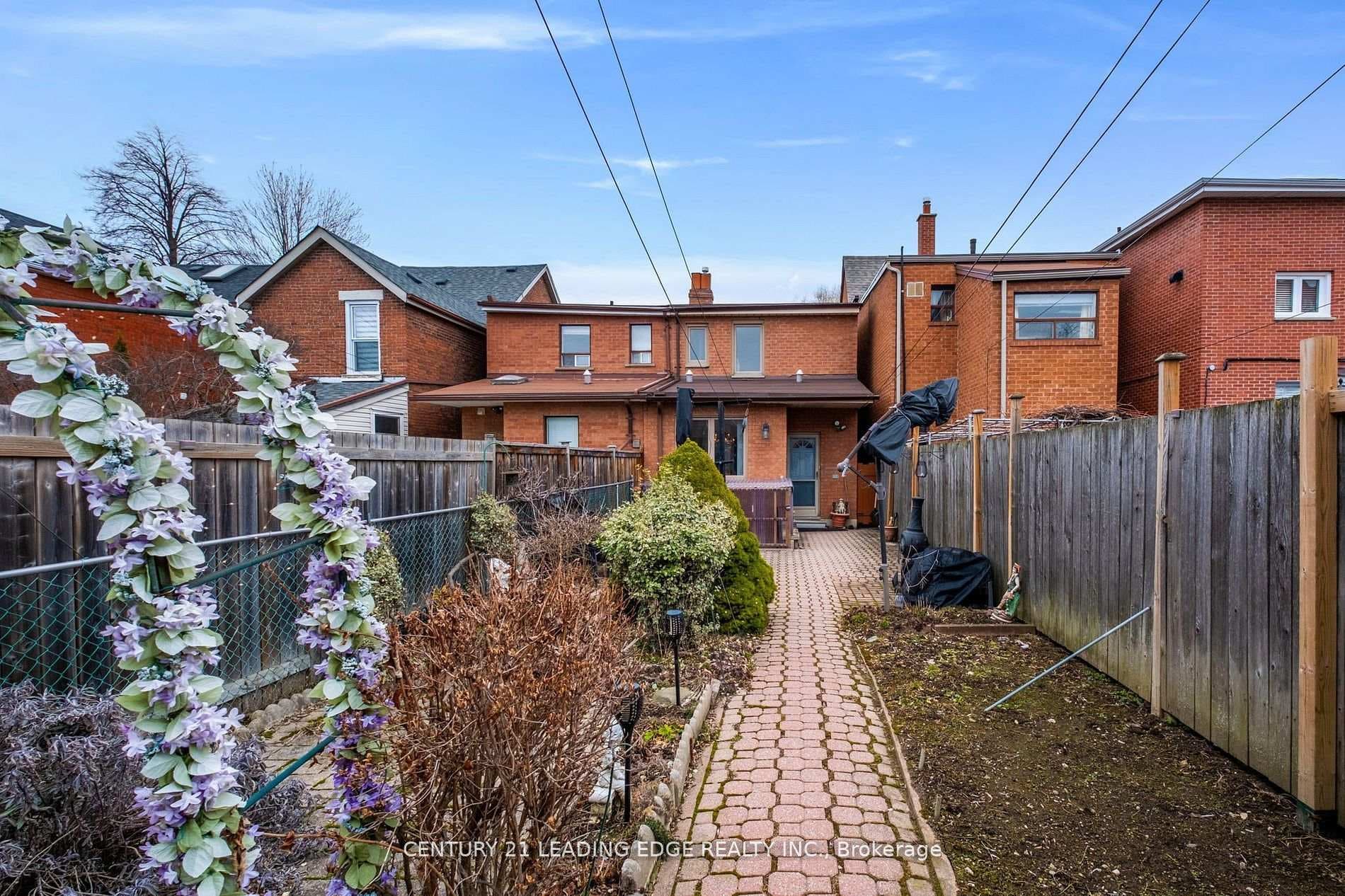 704 Gladstone Avenue photo 34