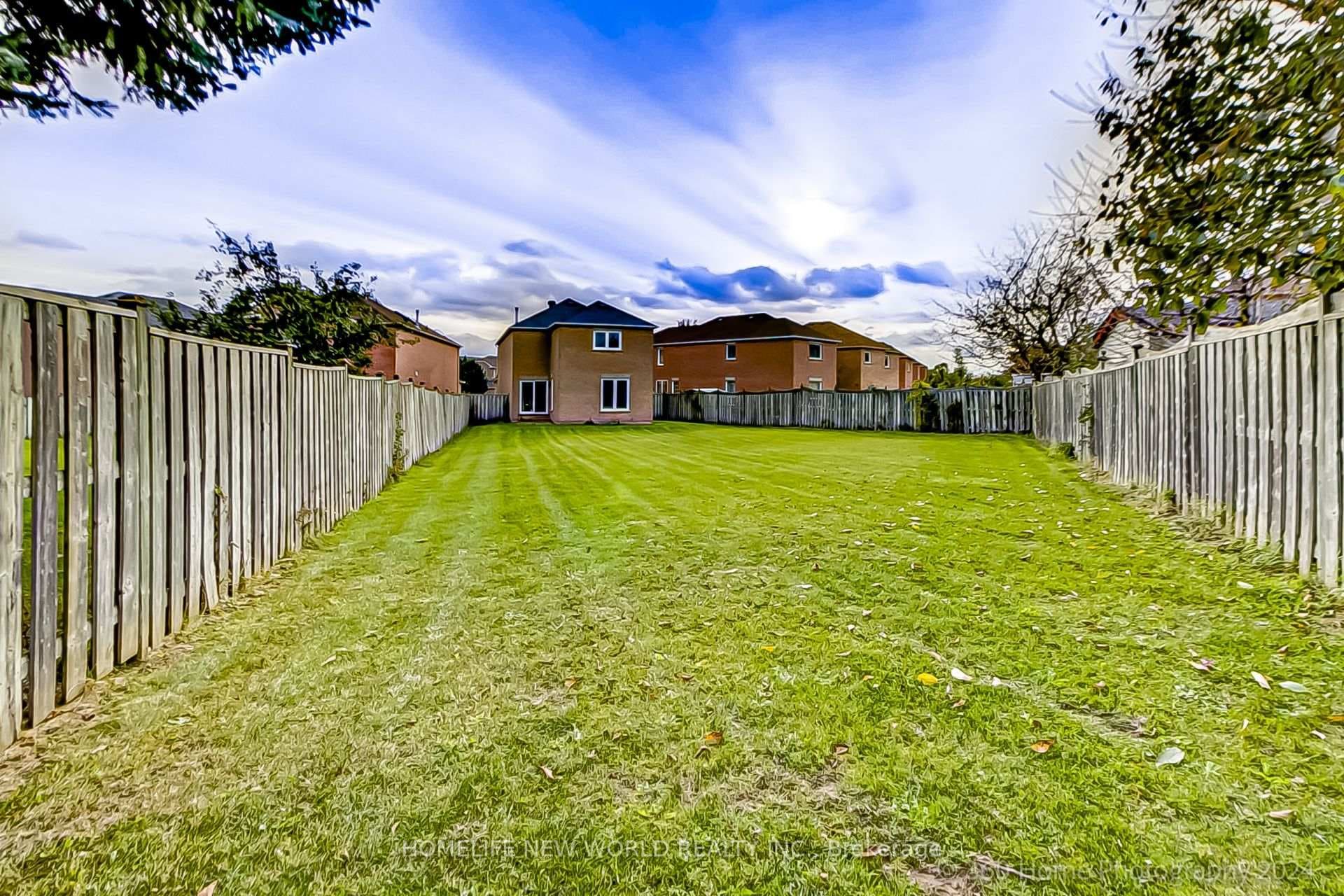 141 Hertford Crescent photo 37