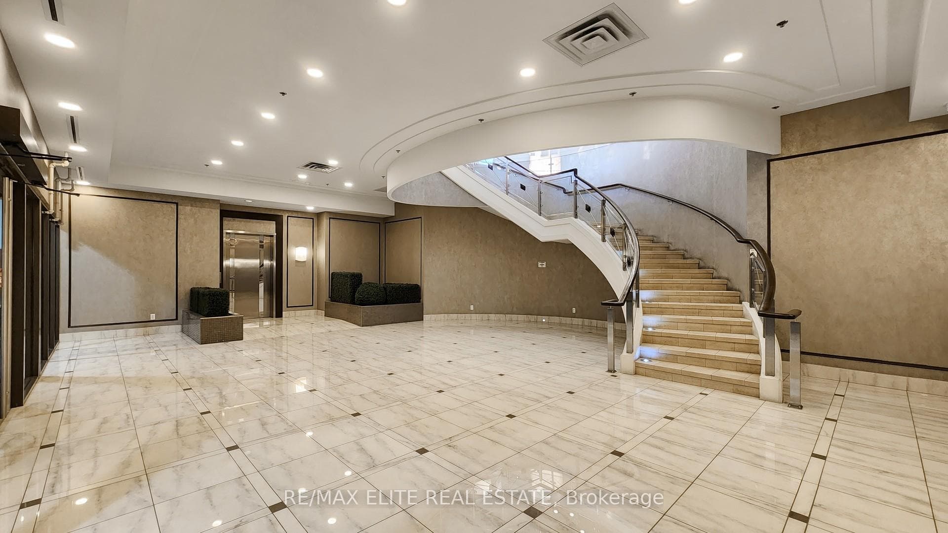 133 Wynford Drive Unit 1608 photo 14