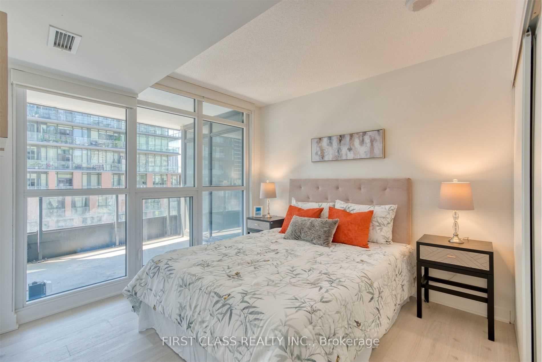 80 Queens Wharf Road Unit 802 photo 5