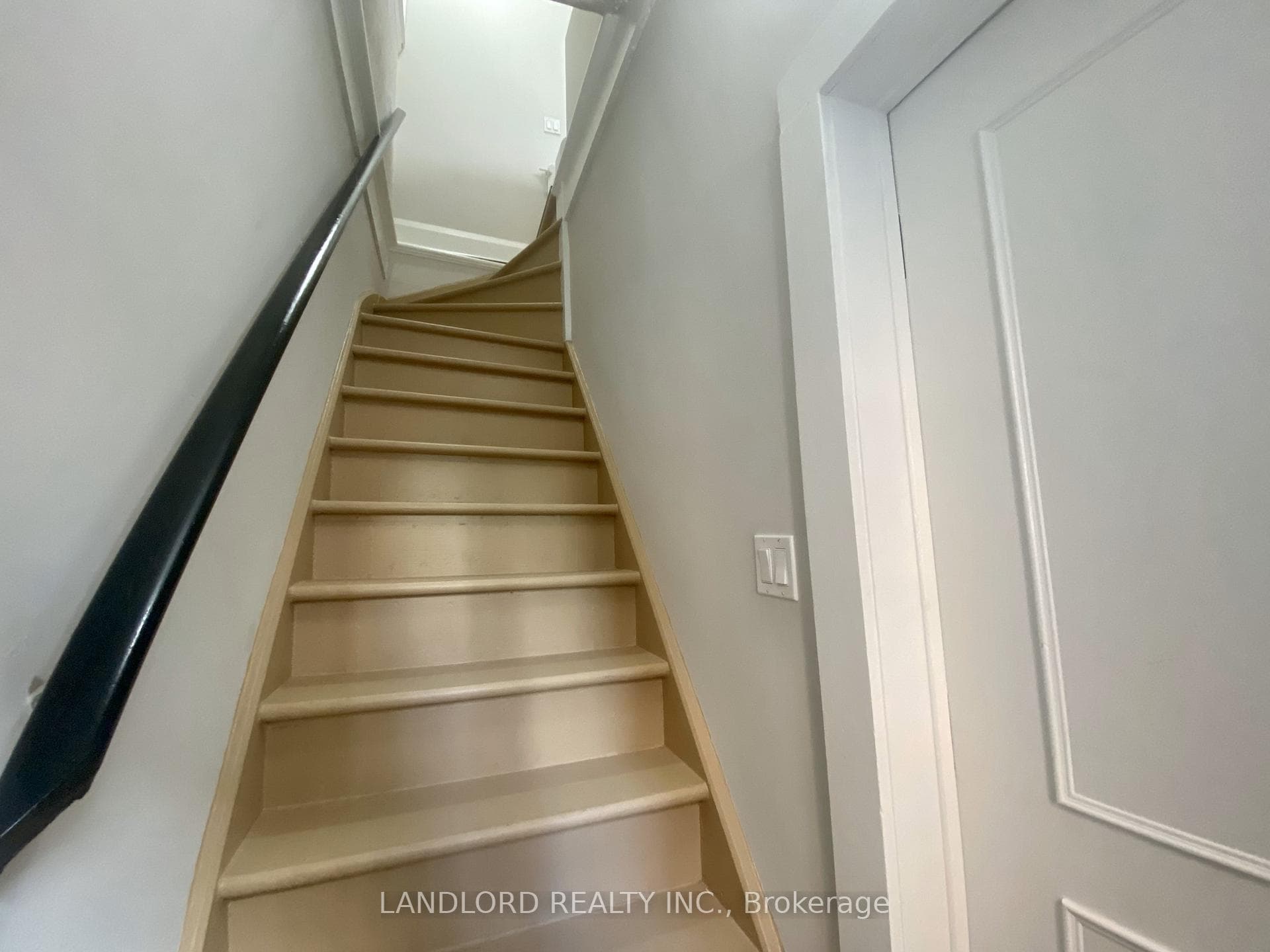 341 St Clair Avenue Unit E photo 10