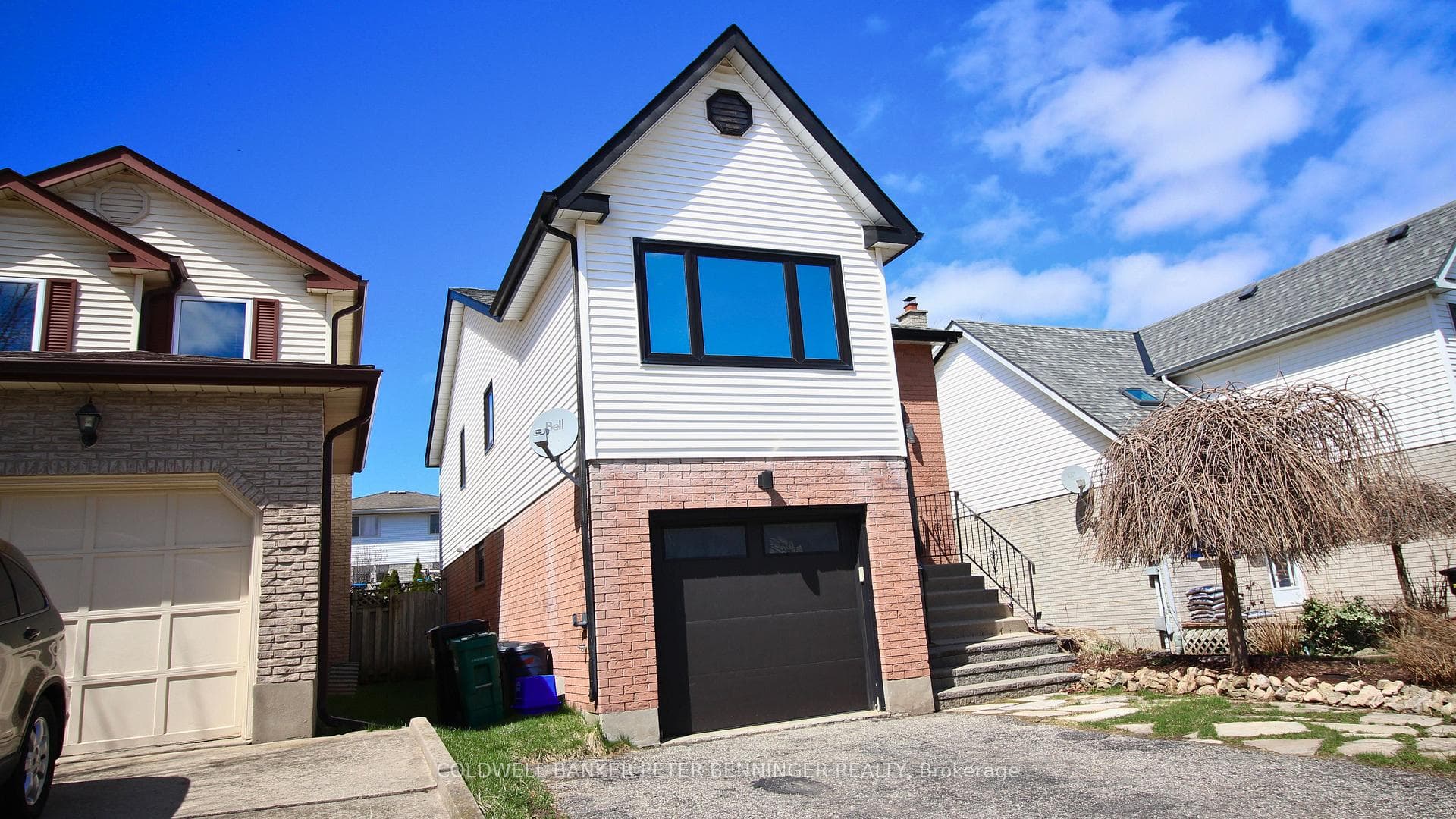 547 DRUMMERHILL Crescent photo 3