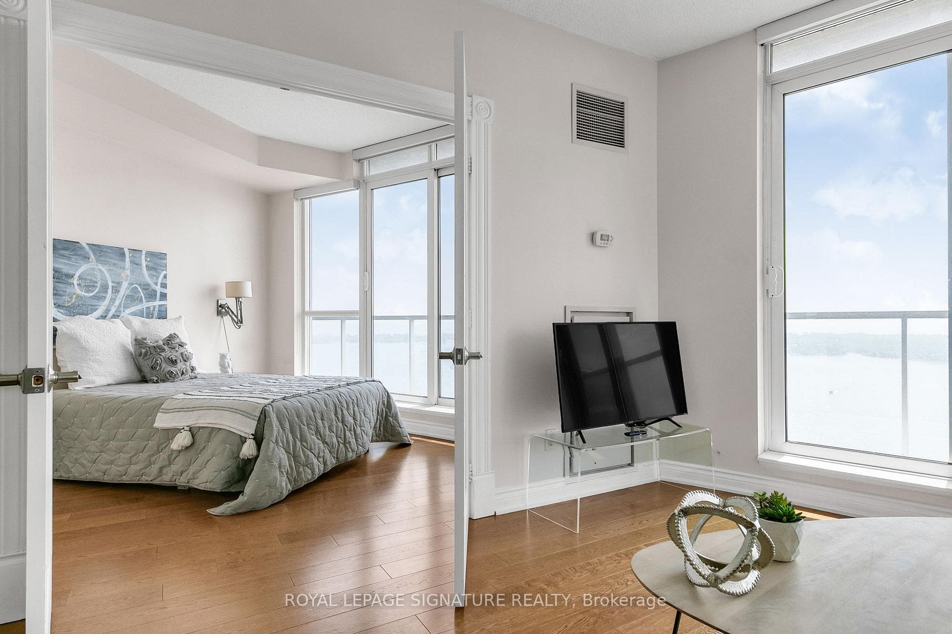 208 Queens Quay Unit 3107 photo 17