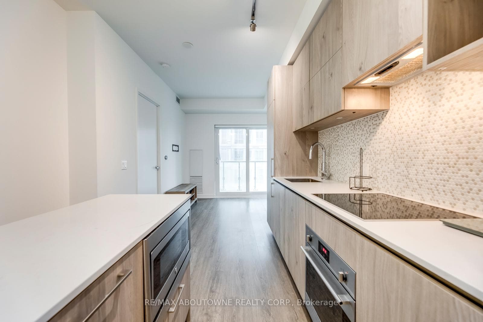 1 Yorkville Avenue Unit 1812 photo 6