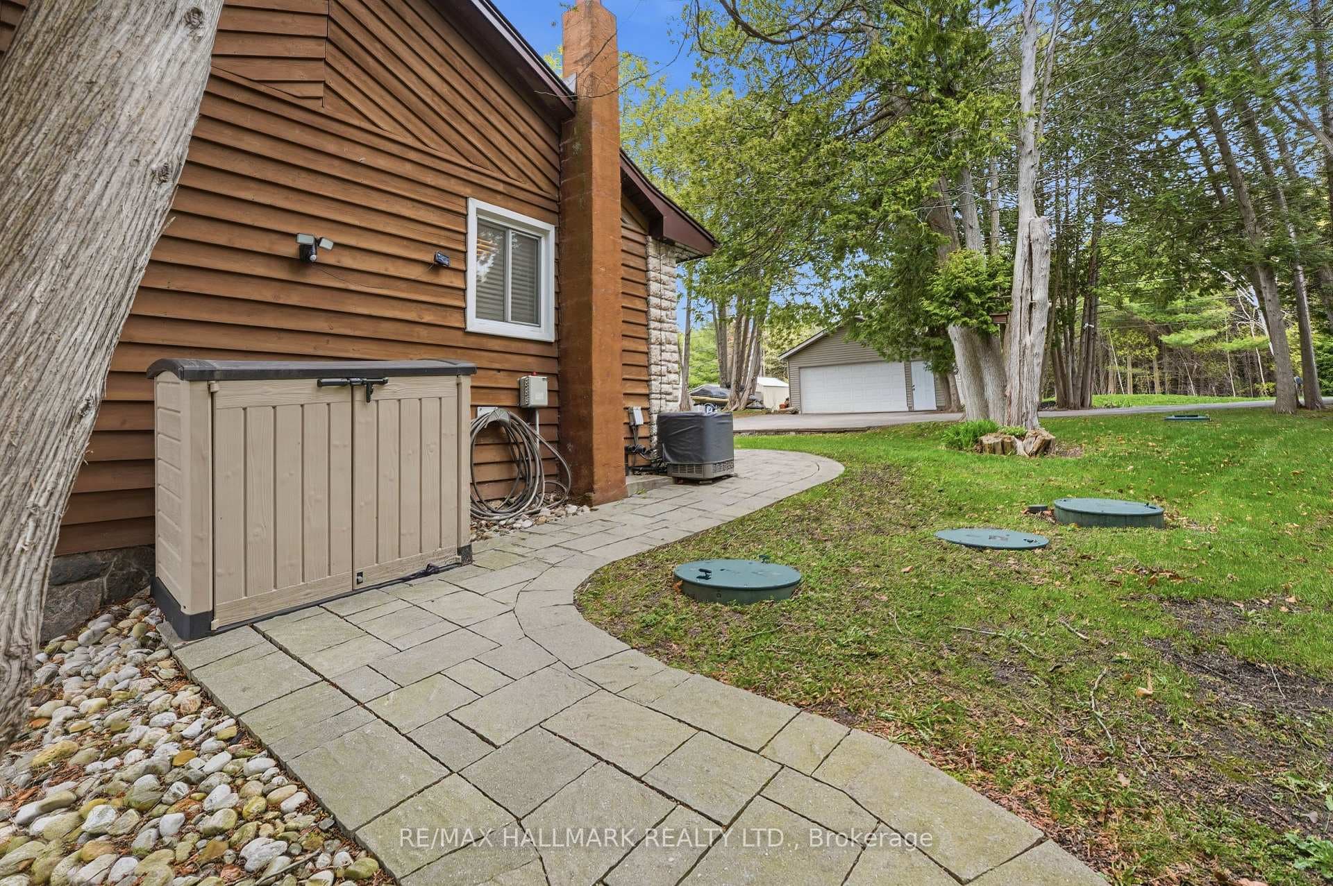 104 Riverbank Drive photo 35