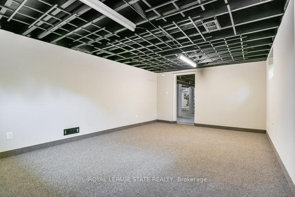 52 Orchard Drive photo 32