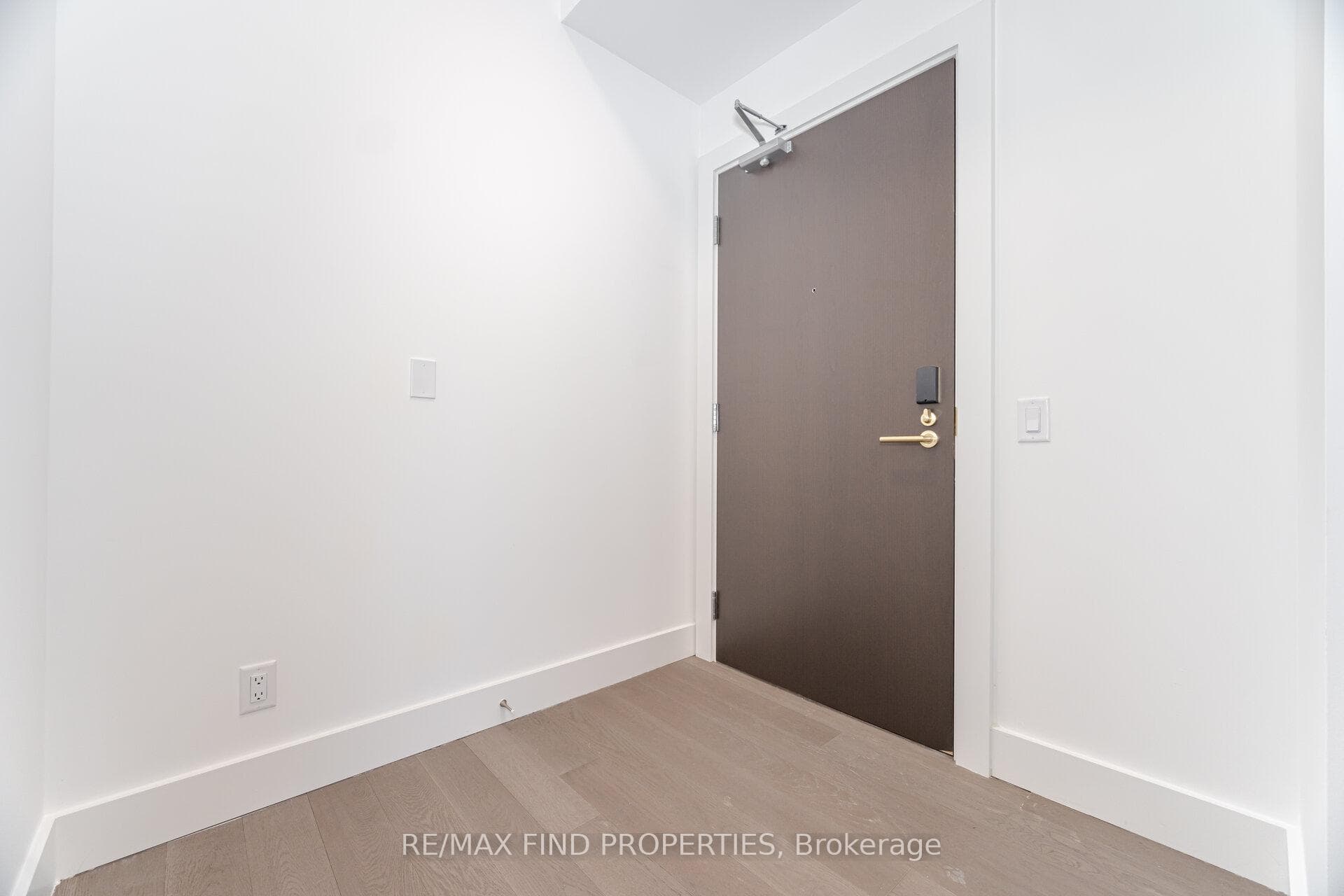 6 Greenbriar Road Unit 910 photo 6