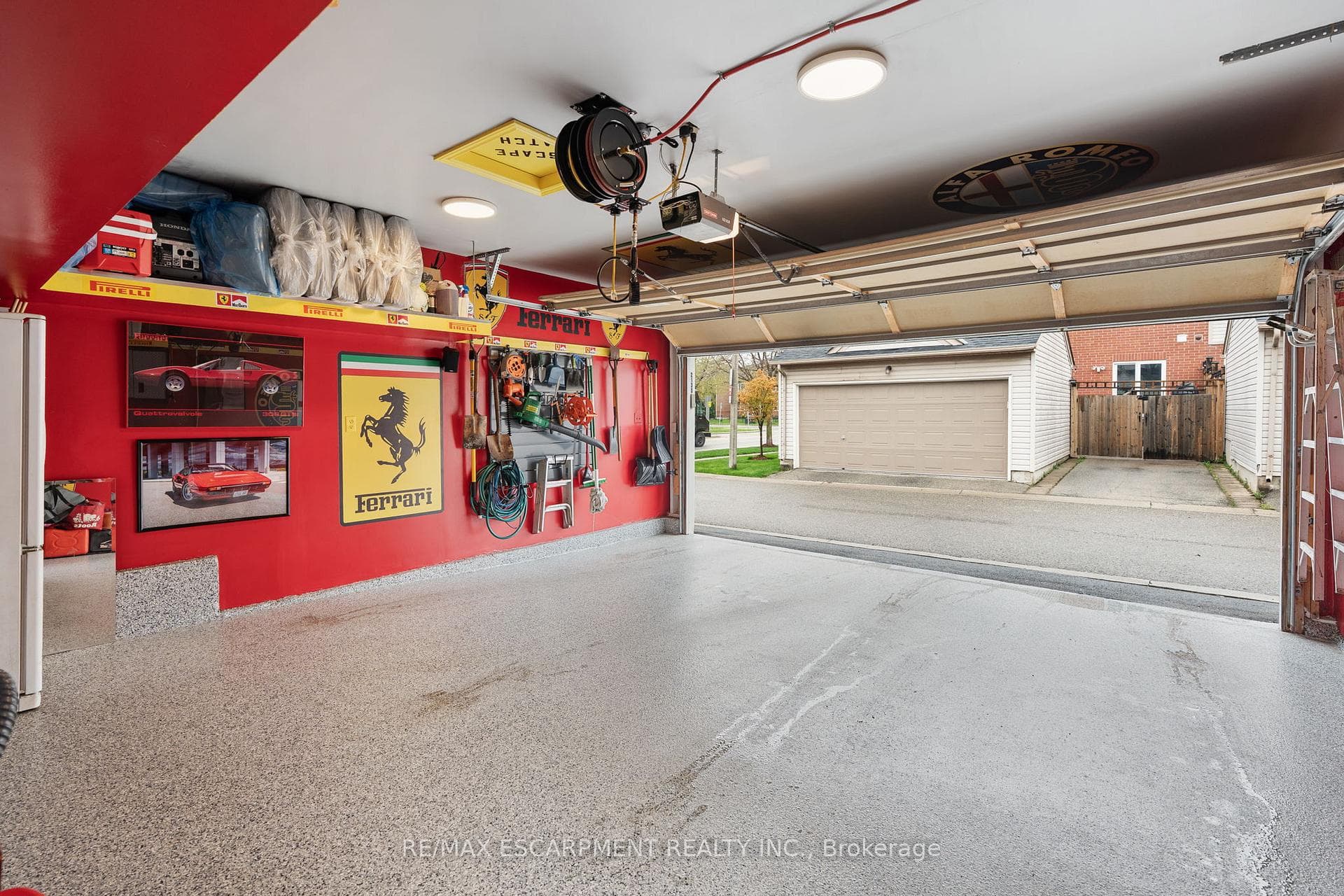 Garage