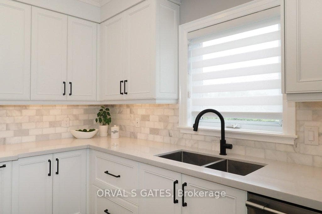 115 Tanners Drive photo 15