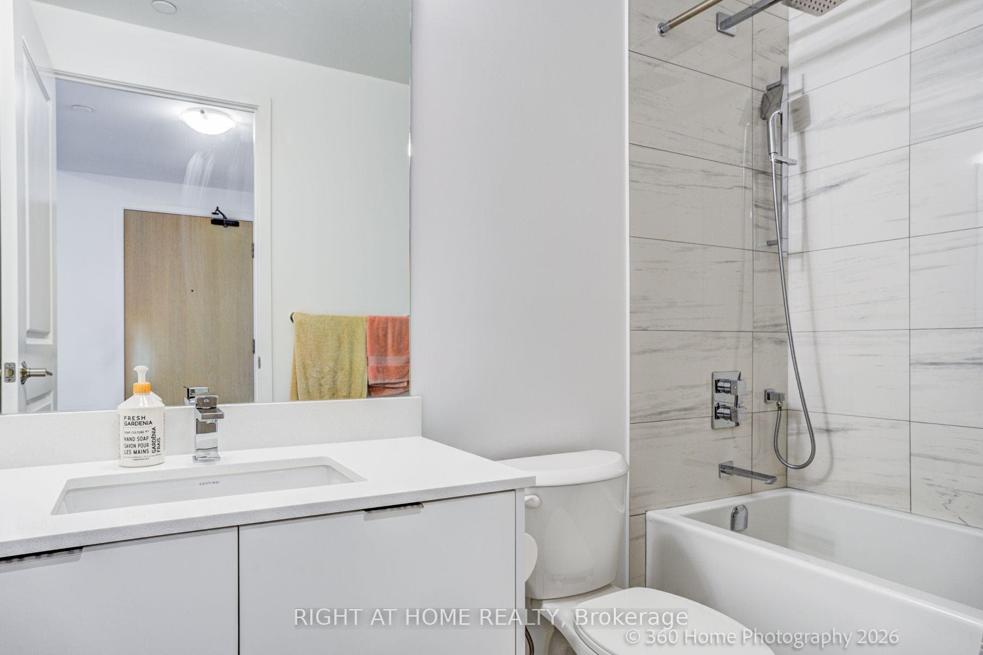 202 Burnhamthorpe Road Unit 505 photo 7